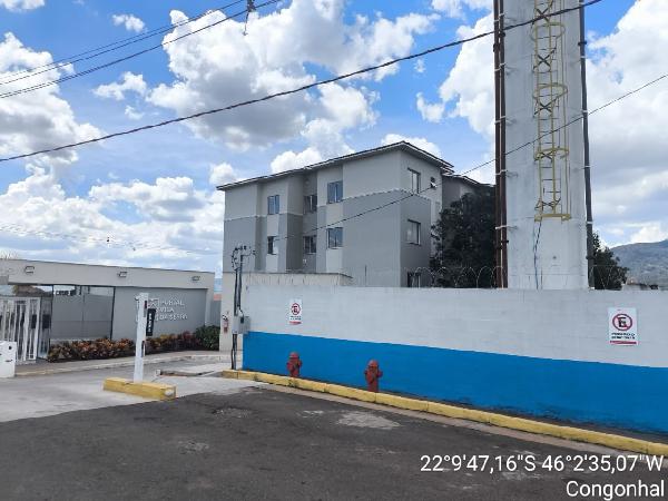 Vende-se em Congonhal-MG  apto, 112.94 de área total, 40.82 de área privativa,  2_qto(s), WC, 1_sala(s), cozinha, 1_vaga(s) de garagem.