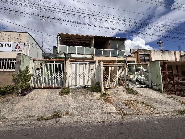 Vende-se em Betim-MG  Casa, 108.65 de área total, 69.98 de área privativa, 75.73 de área do terreno,  2_qto(s), a.serv, WC, 1_sala(s), cozinha, Terraco, 1_vaga(s) de garagem.