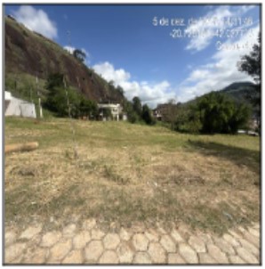 Vende-se em Carangola-MG  Casa, 44.86 de área privativa, 201.54 de área do terreno.