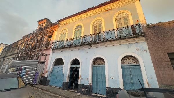 Vende-se em Sao Luis-MA  Casa, 453.39 de área total, 453.39 de área privativa, 257.14 de área do terreno,  12_qto(s), a.serv, WC, 1_sala(s).