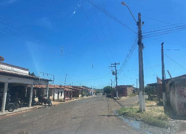 Vende-se em Passagem Franca-MA  Casa, 193.65 de área total, 193.65 de área privativa, 200.00 de área do terreno,  4_qto(s), WC, 3_sala(s), cozinha.