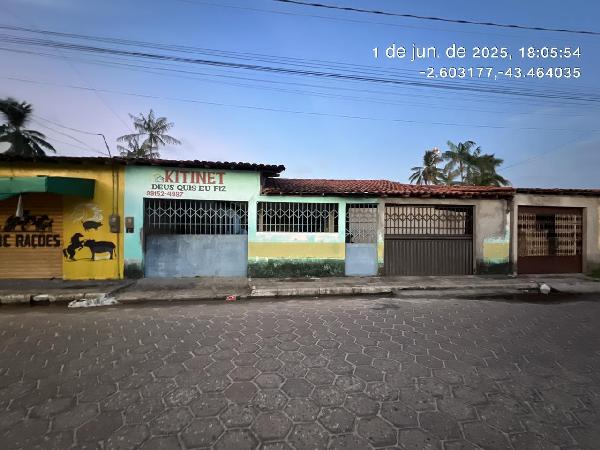 Vende-se em Humberto De Campos-MA  Casa, 246.04 de área privativa, 675.00 de área do terreno,  3_qto(s), varanda, a.serv, WC, 1_sala(s), cozinha, Terraco, 1_vaga(s) de garagem.
