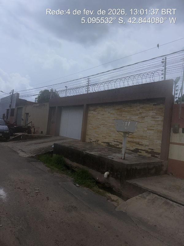 Vende-se em Timon-MA  Casa, 164.16 de área total, 164.16 de área privativa, 300.00 de área do terreno,  3_qto(s), WC, 1_sala(s), cozinha, Terraco, 1_vaga(s) de garagem.