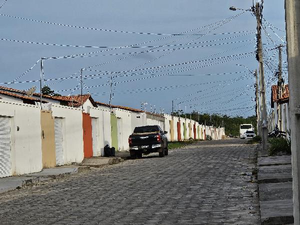 Vende-se em Cururupu-MA  Casa, 65.45 de área total, 65.45 de área privativa, 180.00 de área do terreno,  2_qto(s), varanda, a.serv, WC, 1_sala(s), cozinha.