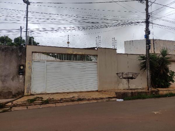 Vende-se em Bacabal-MA  Casa, 300.00 de área privativa, 775.55 de área do terreno,  3_qto(s), WC, 3_sala(s), cozinha, 1_vaga(s) de garagem.