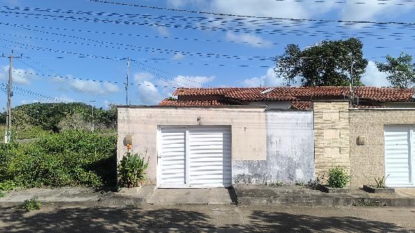 Vende-se em Cururupu-MA  Casa, 70.00 de área total, 70.00 de área privativa, 150.00 de área do terreno,  2_qto(s), WC, 1_sala(s), cozinha, 1_vaga(s) de garagem.