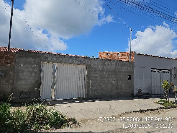 Vende-se em Campina Grande-PB  Casa, 50.00 de área total, 50.00 de área privativa, 148.20 de área do terreno,  2_qto(s), WC, 1_sala(s), cozinha, Terraco, 1_vaga(s) de garagem.