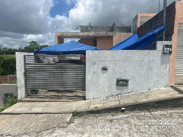 Vende-se em Caapora-PB  Casa, 132.00 de área total, 60.27 de área privativa, 132.00 de área do terreno,  2_qto(s), a.serv, WC, 1_sala(s), cozinha, 1_vaga(s) de garagem.