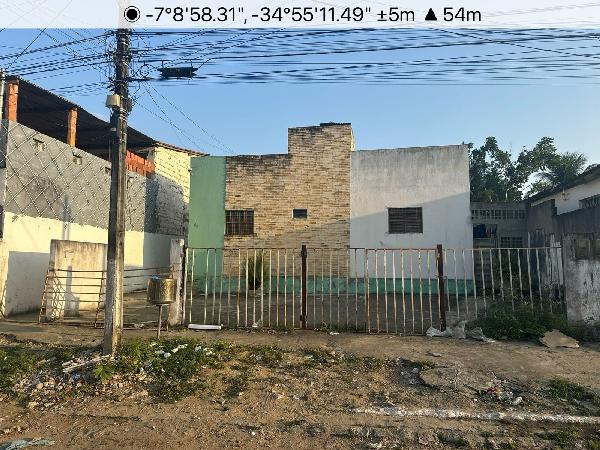 Vende-se em Bayeux-PB  Casa, 44.00 de área privativa, 360.00 de área do terreno,  2_qto(s), a.serv, WC, 1_sala(s), cozinha, 1_vaga(s) de garagem.