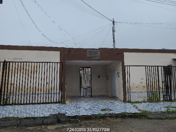 Vende-se em Campina Grande-PB  Casa, 52.50 de área privativa, 80.00 de área do terreno,  2_qto(s), a.serv, WC, 1_sala(s), cozinha, 1_vaga(s) de garagem.