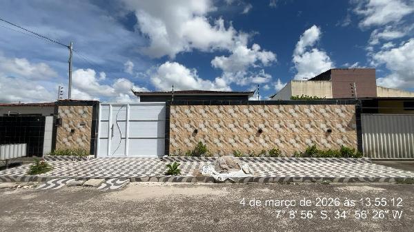 Vende-se em Bayeux-PB  Casa, 115.87 de área total, 115.87 de área privativa, 360.00 de área do terreno,  2_qto(s), a.serv, WC, 2_sala(s), cozinha, 1_vaga(s) de garagem.