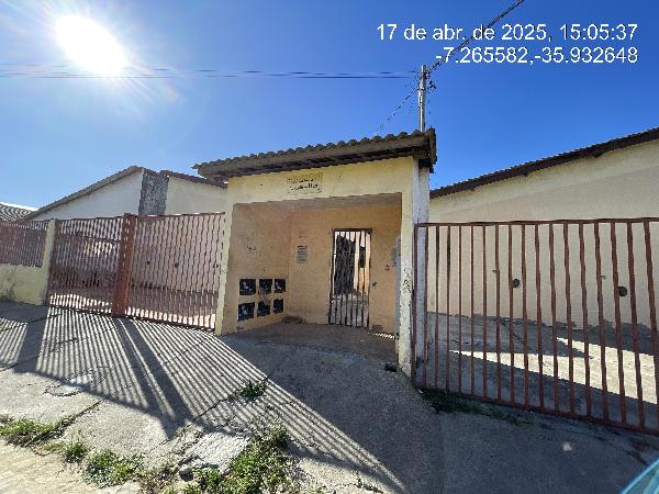 Vende-se em Campina Grande-PB  Casa, 80.01 de área total, 52.50 de área privativa, 80.00 de área do terreno,  2_qto(s), a.serv, WC, 1_sala(s), cozinha, Terraco, 1_vaga(s) de garagem.