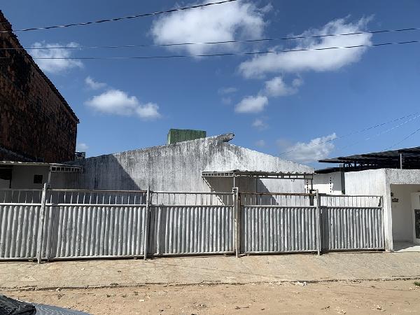 Vende-se em Bayeux-PB  Casa, 72.51 de área total, 52.66 de área privativa, 120.00 de área do terreno,  2_qto(s), a.serv, WC, 1_sala(s), cozinha, Terraco, 1_vaga(s) de garagem.