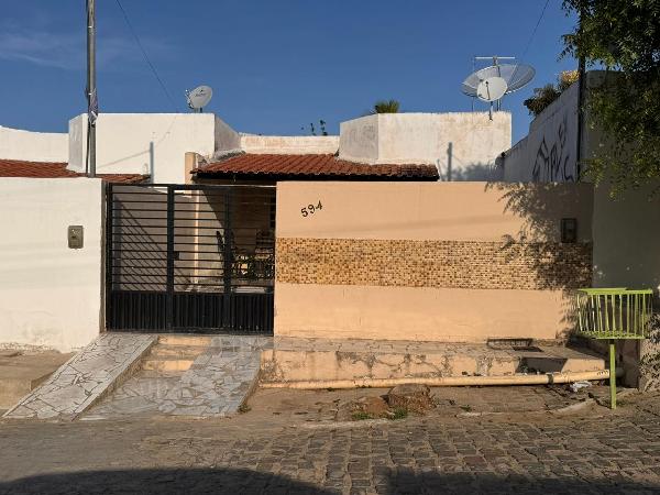 Vende-se em Condado-PB  Casa, 118.15 de área privativa, 175.50 de área do terreno,  3_qto(s), a.serv, WC, 1_sala(s), cozinha, Terraco, 1_vaga(s) de garagem.