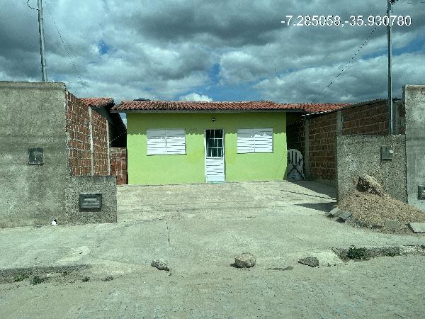 Vende-se em Campina Grande-PB  Casa, 50.00 de área privativa, 148.20 de área do terreno,  2_qto(s), WC, 1_sala(s), cozinha, Terraco, 1_vaga(s) de garagem.