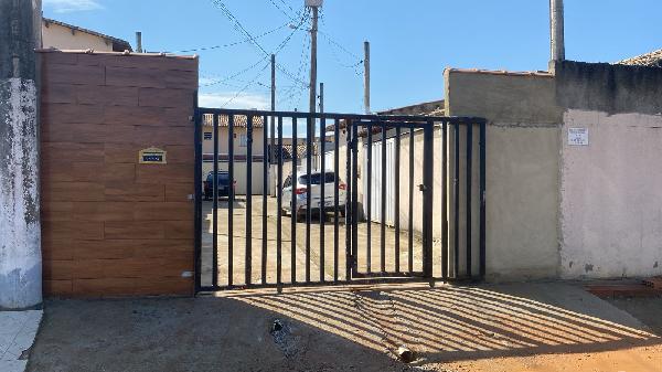 Vende-se em Belford Roxo-RJ  Casa, 52.80 de área privativa, 88.40 de área do terreno,  2_qto(s), a.serv, WC, 1_sala(s), cozinha.