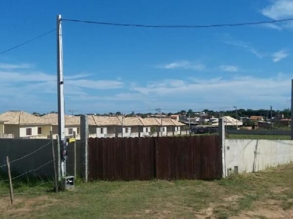 Vende-se em Araruama-RJ  Casa, 72.93 de área total, 72.93 de área privativa, 5454.00 de área do terreno,  2_qto(s), a.serv, WC, 1_sala(s), cozinha, 1_vaga(s) de garagem.