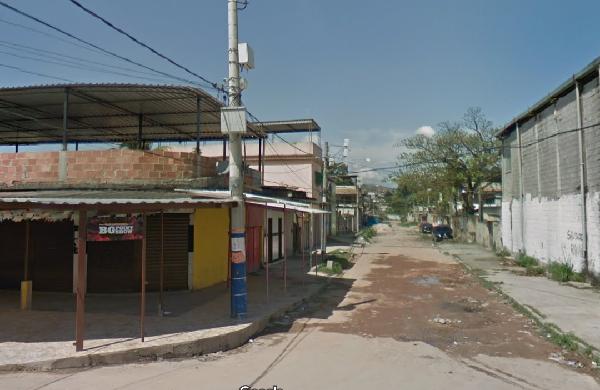 Vende-se em Belford Roxo-RJ  Casa, 36.10 de área privativa, 38.27 de área do terreno.