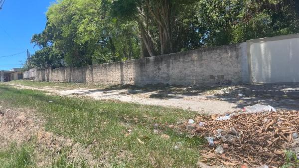 Vende-se em Araruama-RJ  Terreno, 2459.70 de área do terreno.