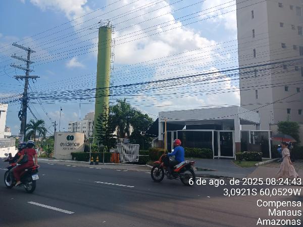 Vende-se em Manaus-AM  apto, 137.05 de área total, 112.05 de área privativa,  3_qto(s), a.serv, WC, 1_sala(s), 1 lavabo(s), cozinha.