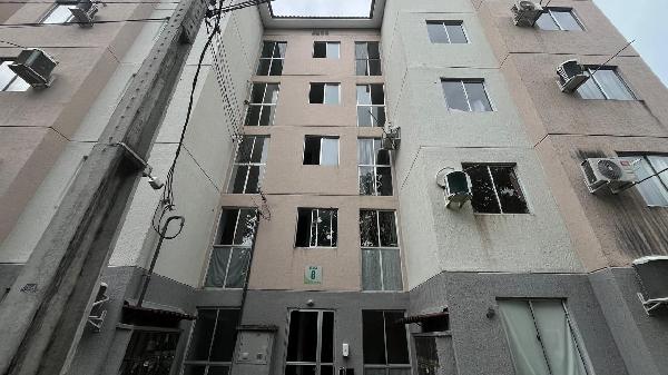 Vende-se em Manaus-AM  apto, 123.98 de área total, 41.46 de área privativa,  2_qto(s), a.serv, WC, 1_sala(s), cozinha.