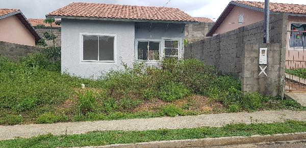 Vende-se em Iranduba-AM  Casa, 54.09 de área total, 54.09 de área privativa, 200.00 de área do terreno,  2_qto(s), a.serv, WC, 1_sala(s), cozinha.