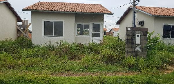 Vende-se em Iranduba-AM  Casa, 54.09 de área total, 54.09 de área privativa, 200.00 de área do terreno,  2_qto(s), a.serv, WC, 1_sala(s), cozinha.