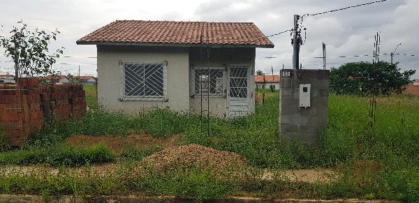 Vende-se em Iranduba-AM  Casa, 54.09 de área total, 54.09 de área privativa, 200.55 de área do terreno,  2_qto(s), a.serv, WC, 1_sala(s), cozinha.