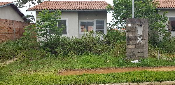 Vende-se em Iranduba-AM  Casa, 54.09 de área total, 54.09 de área privativa, 200.00 de área do terreno,  2_qto(s), a.serv, WC, 1_sala(s), cozinha.