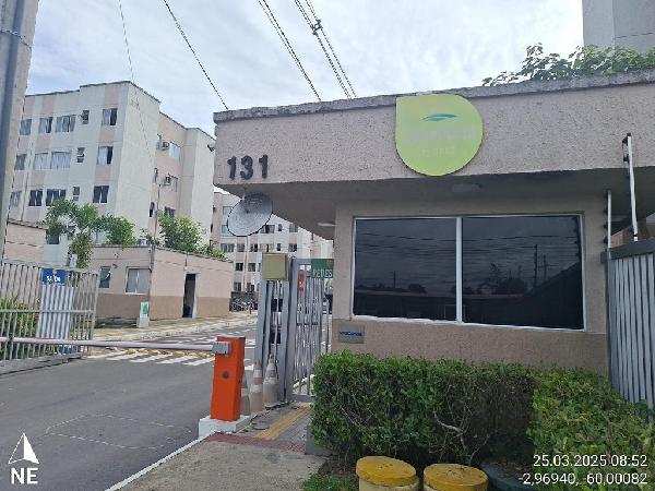 Vende-se em Manaus-AM  apto, 84.13 de área total, 41.51 de área privativa,  2_qto(s), a.serv, WC, 2_sala(s), cozinha.