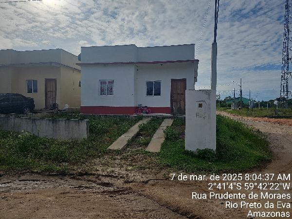 Vende-se em Rio Preto Da Eva-AM  Casa, 63.24 de área total, 63.24 de área privativa, 153.00 de área do terreno,  2_qto(s), WC, 1_sala(s), cozinha, 1_vaga(s) de garagem.