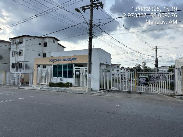 Vende-se em Manaus-AM  apto, 76.00 de área total, 42.43 de área privativa,  2_qto(s), WC, 1_sala(s), cozinha.