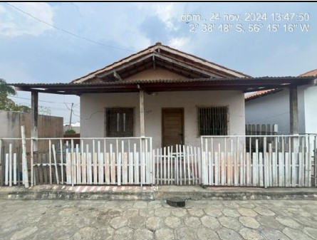 Vende-se em Parintins-AM  Casa, 49.85 de área privativa, 88.00 de área do terreno,  2_qto(s), varanda, a.serv, WC, 1_sala(s), cozinha.