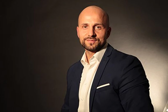 Sahin Deisenhofer