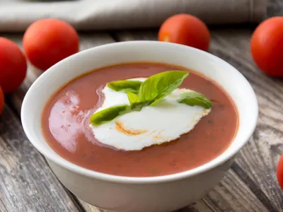 Tomatensuppe mit Basilikum