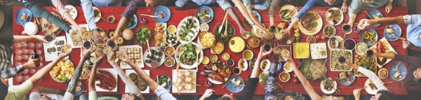 Essen mit einer Gastfamilie im Ausland als Au-Pair, Sprachtutor oder Freiwillige/r