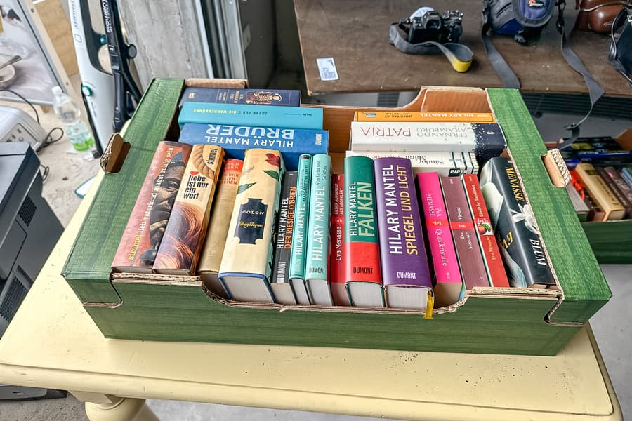 Karton mit Bücher