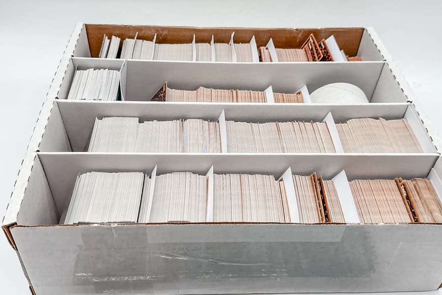 Karton mit Spielkarten Yu-Gi-Oh!