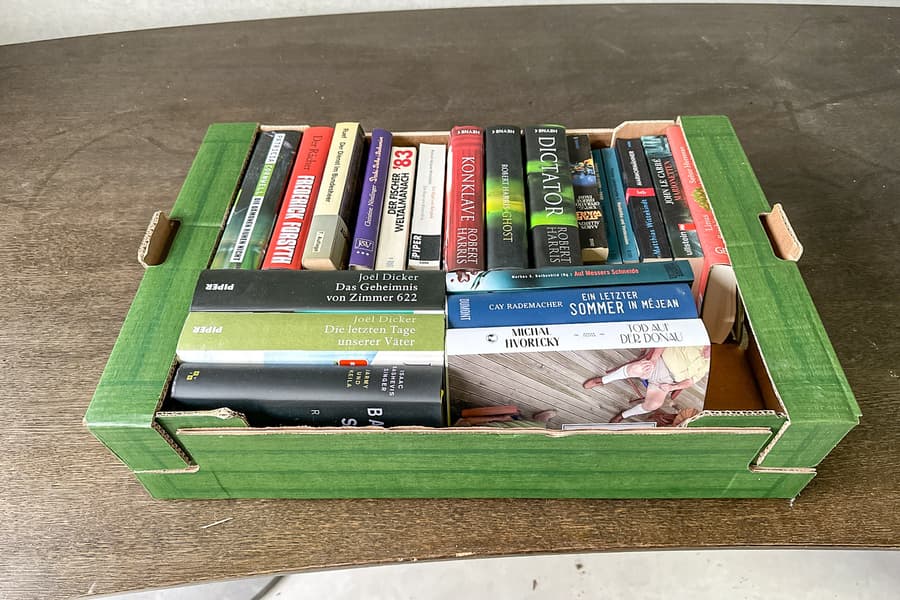 Karton mit Bücher