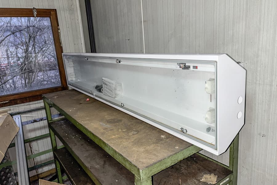 Lackierkabinenlicht, verschraubt