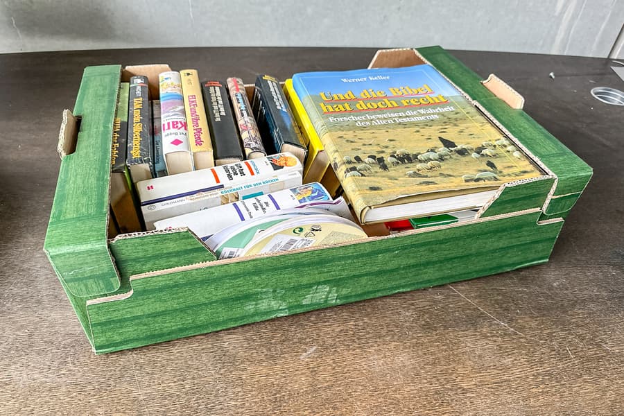 Karton mit Bücher