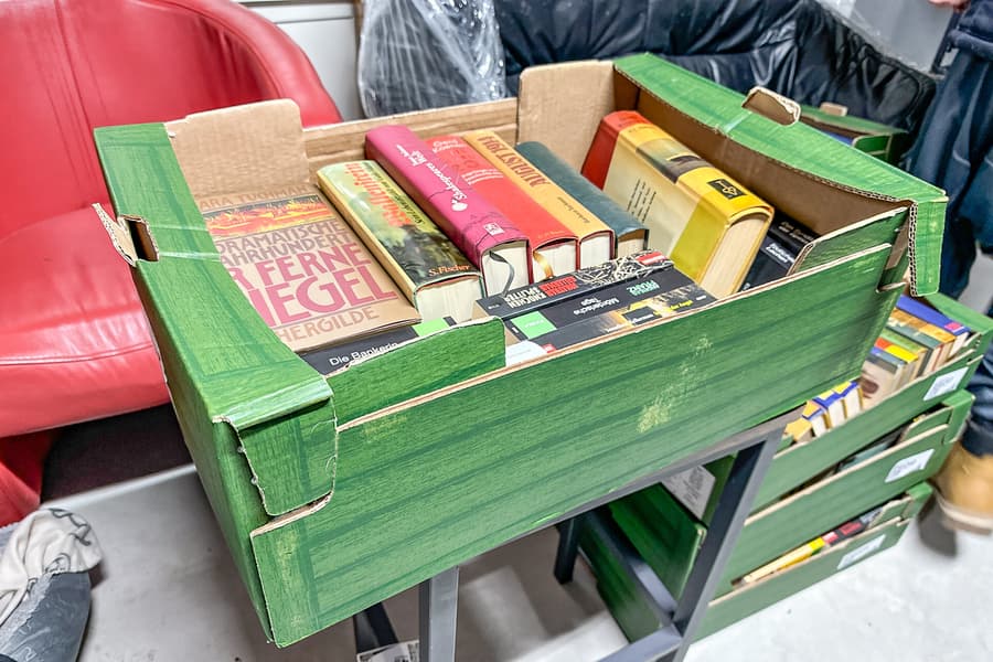 Karton mit Bücher