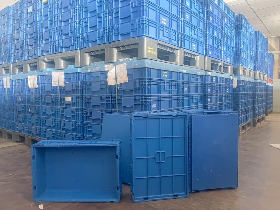 24 Kunststoffbehälter RL-KLT 6147 inklusive Decke