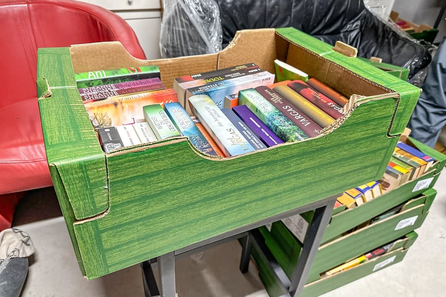 Karton mit Bücher