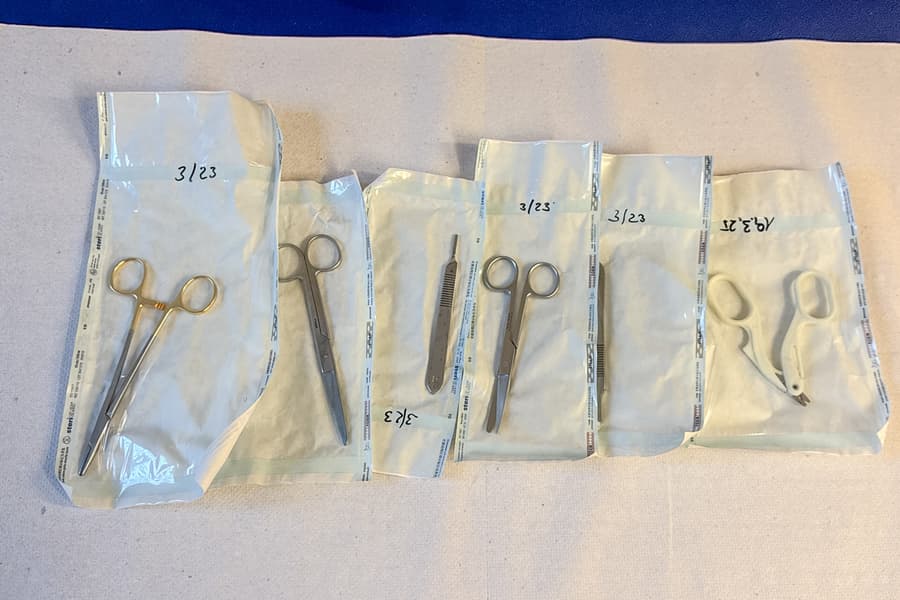 6 chirurgische Instrumente