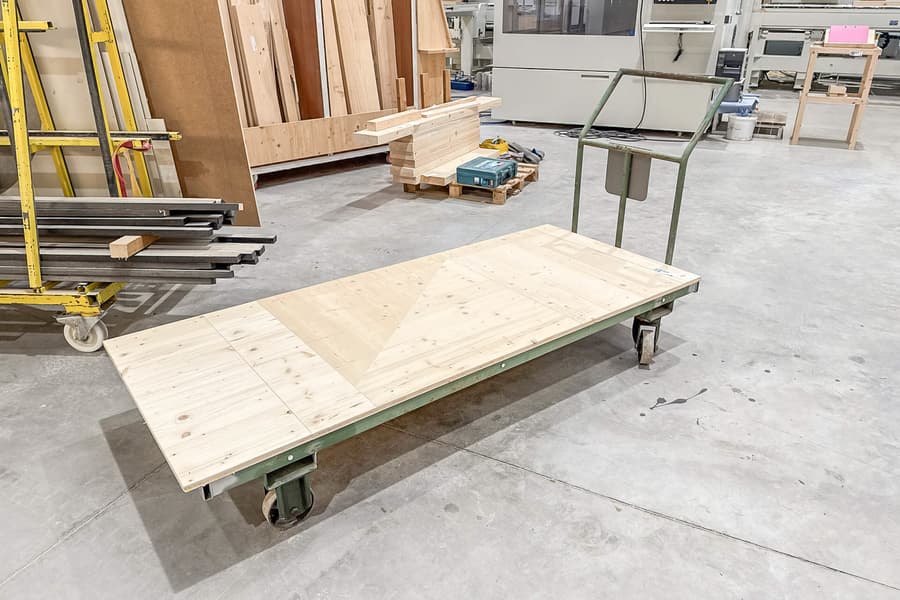 Plateau Transportwagen