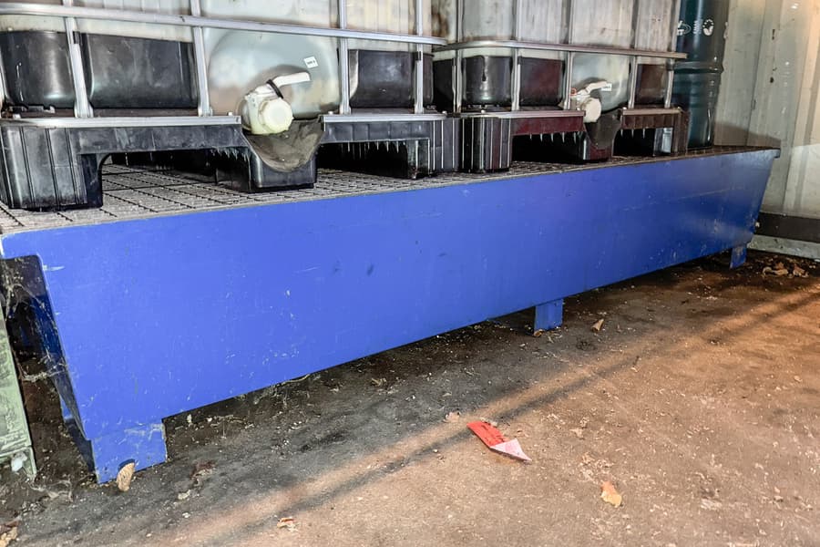 Abtropfwanne, befüllt