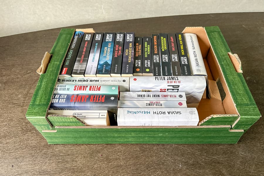 Karton mit Bücher