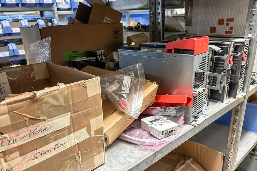 Inhalt Regalebene: diverse Richter