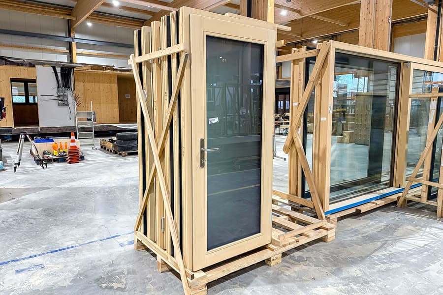 Tür mit Verglasung Holz/Alu